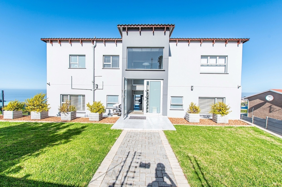 To Let 1 Bedroom Property for Rent in Dana Bay Western Cape